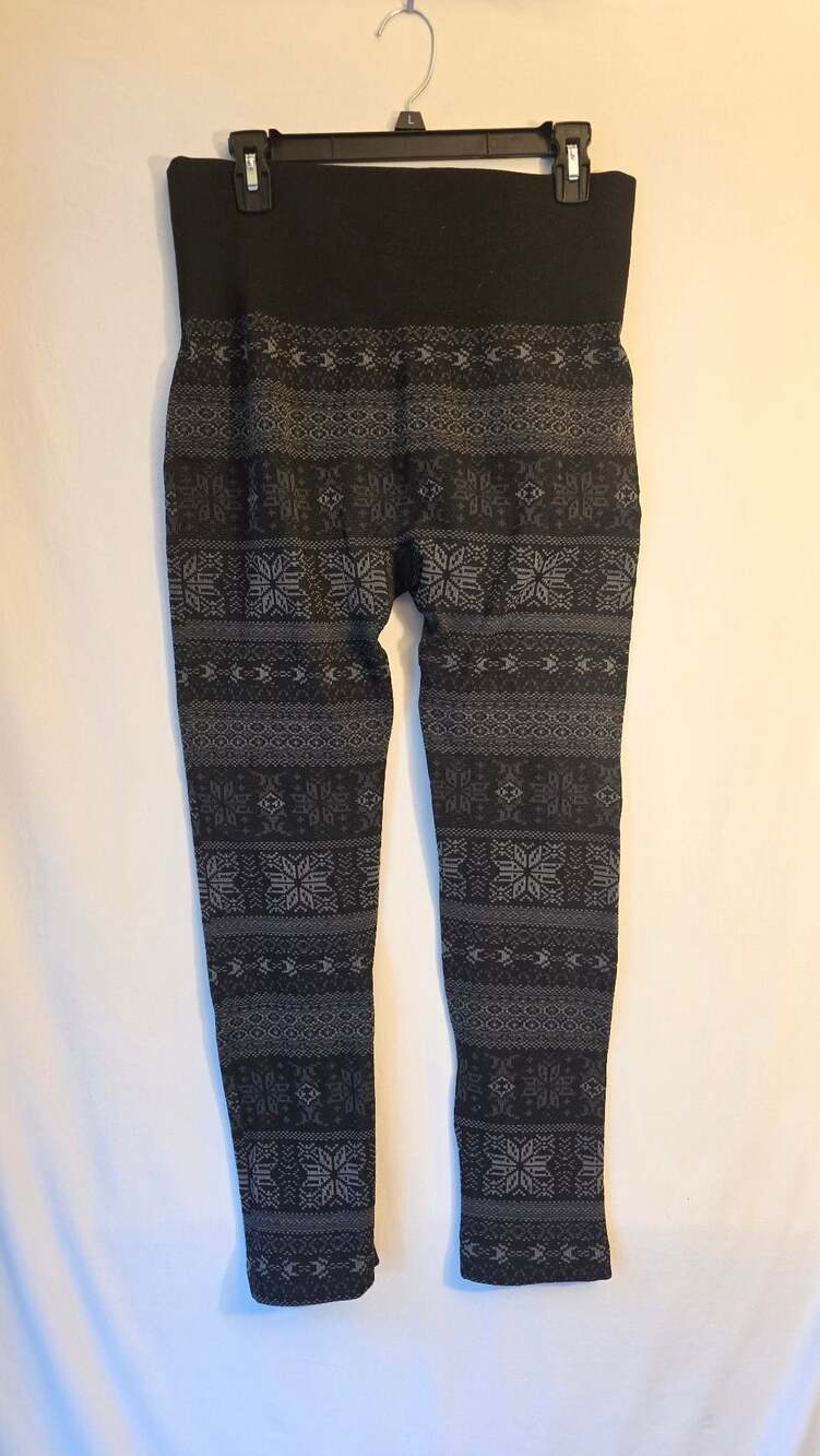Tahari Black and Gray Fair Isle Print Leggings, Size 2x/3x - Picture 5 of 6